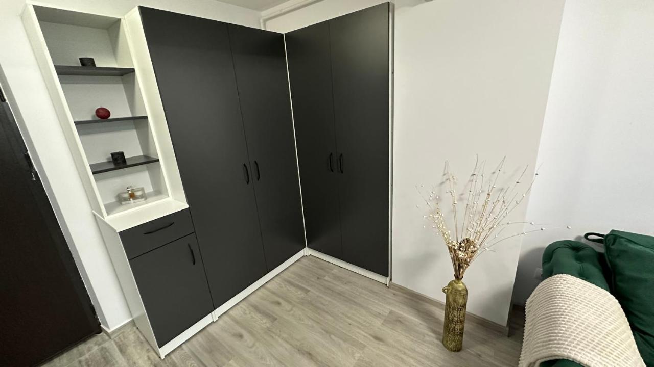 Apartament Lux Bacovia 2 Bacău Exterior foto
